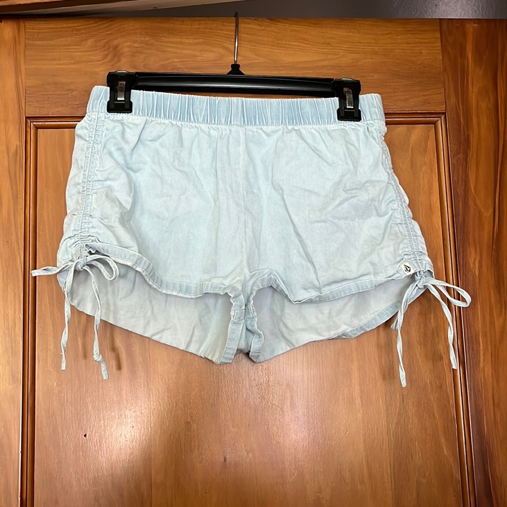 Shorts with ties